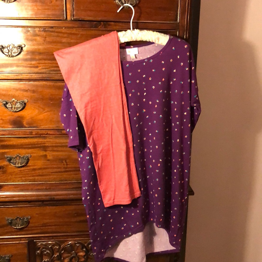 Lularoe Outfit: Irma XXS and leggings OS